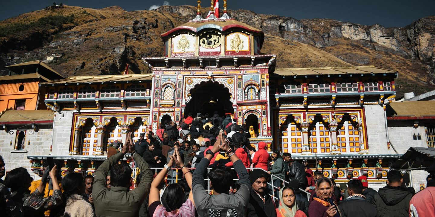 people at shree badrinath temple in india