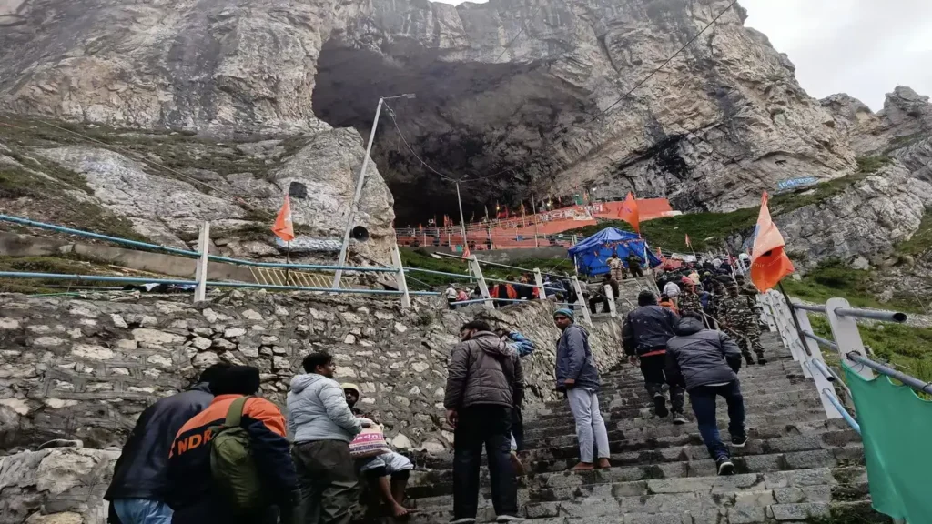 Amarnath Cave Temple – Sacred Ice Shiva Linga & Yatra Guide