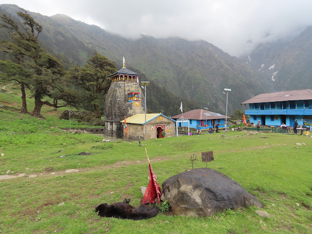Madhmaheshwar Temple – Hidden Himalayan Shiva Shrine in Uttarakhand