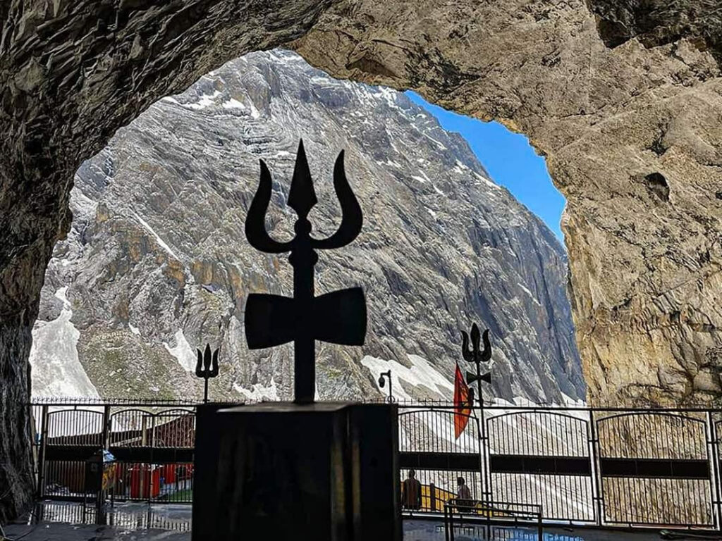 Amarnath Cave Temple – Sacred Ice Shiva Linga & Yatra Guide