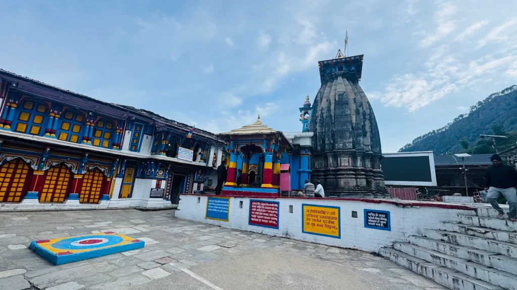 Madhmaheshwar Temple – Hidden Himalayan Shiva Shrine in Uttarakhand
