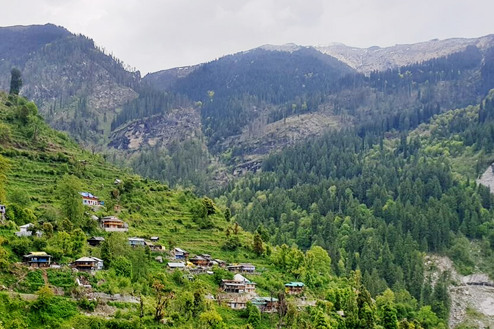 Bijli Mahadev Temple – Lightning Shiva Shrine, Kullu