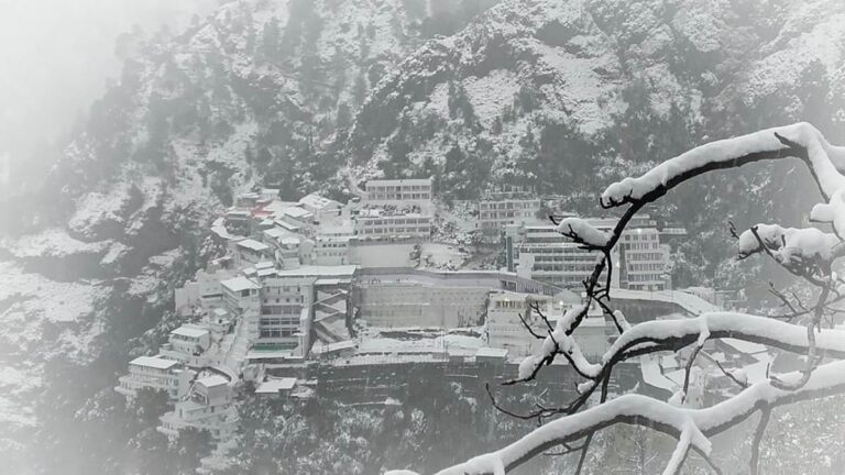 Vaishno Devi Temple: Yatra Guide, Timings & Travel Tips