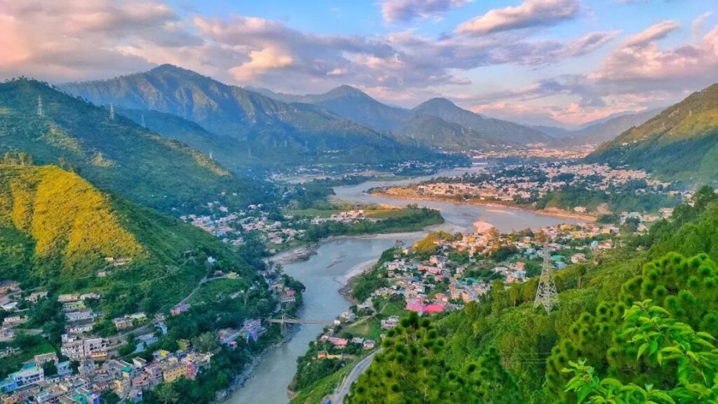 Devprayag Uttarakhand – Sacred Confluence & Travel Guide