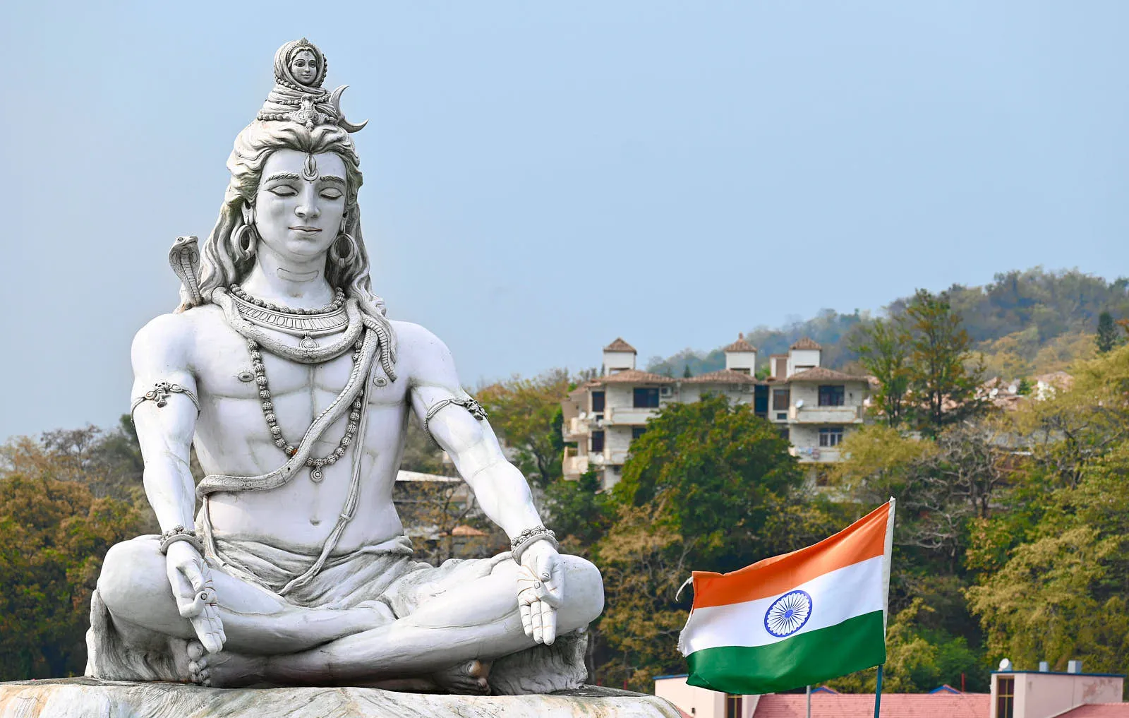 Rishikesh Uttarakhand – Travel Guide, Yoga & Adventure
