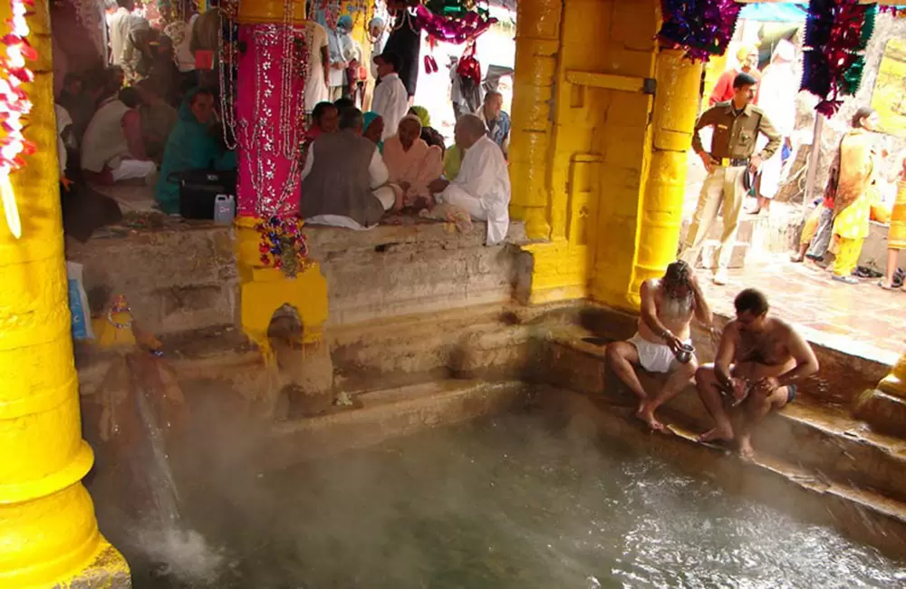 Tapt Kund Badrinath – Hot Springs of Badrinath Temple