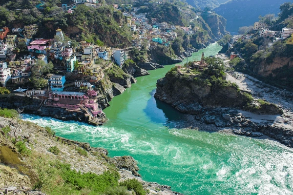 Devprayag Uttarakhand – Sacred Confluence & Travel Guide