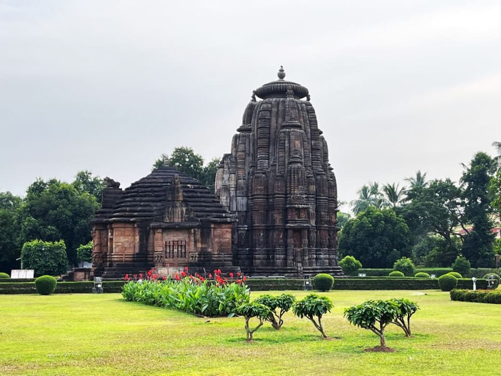 Lingaraj Temple Bhubaneswar – History, Darshan & Guide