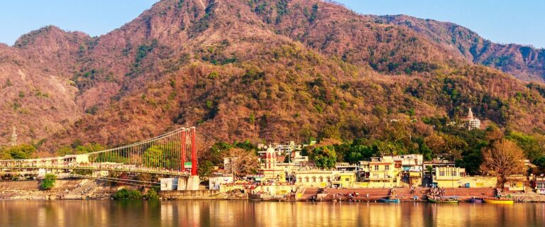 Rishikesh Uttarakhand – Travel Guide, Yoga & Adventure