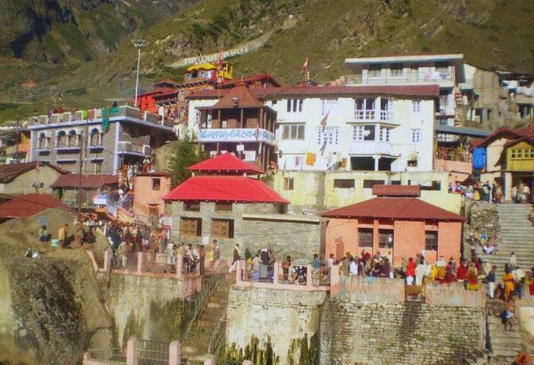 Tapt Kund Badrinath – Hot Springs of Badrinath Temple