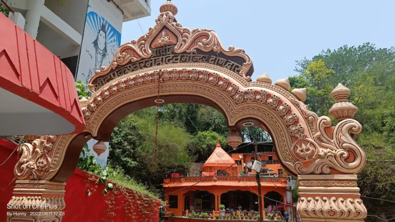 Tapkeshwar Temple Dehradun