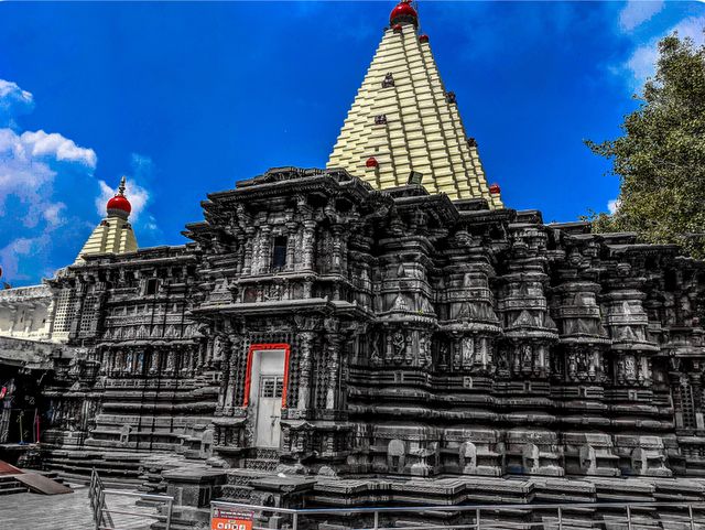 Mahalakshmi Shakti Peeth Maharashtra – History, Timings & Location