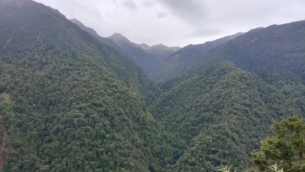 trekking route of madmaheswar temple