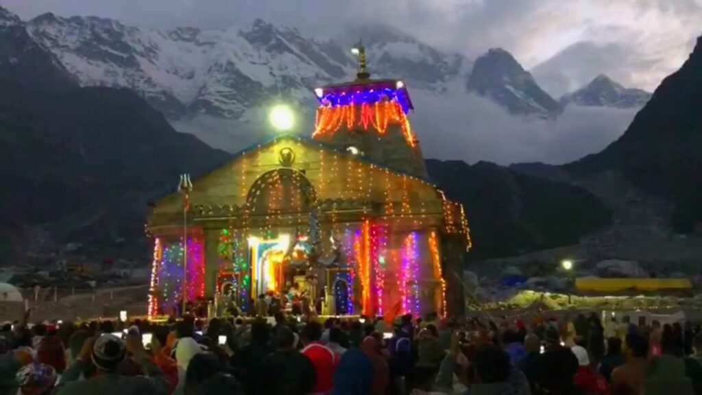 inside the kedarnath temple